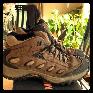 MERRELL hiking boots